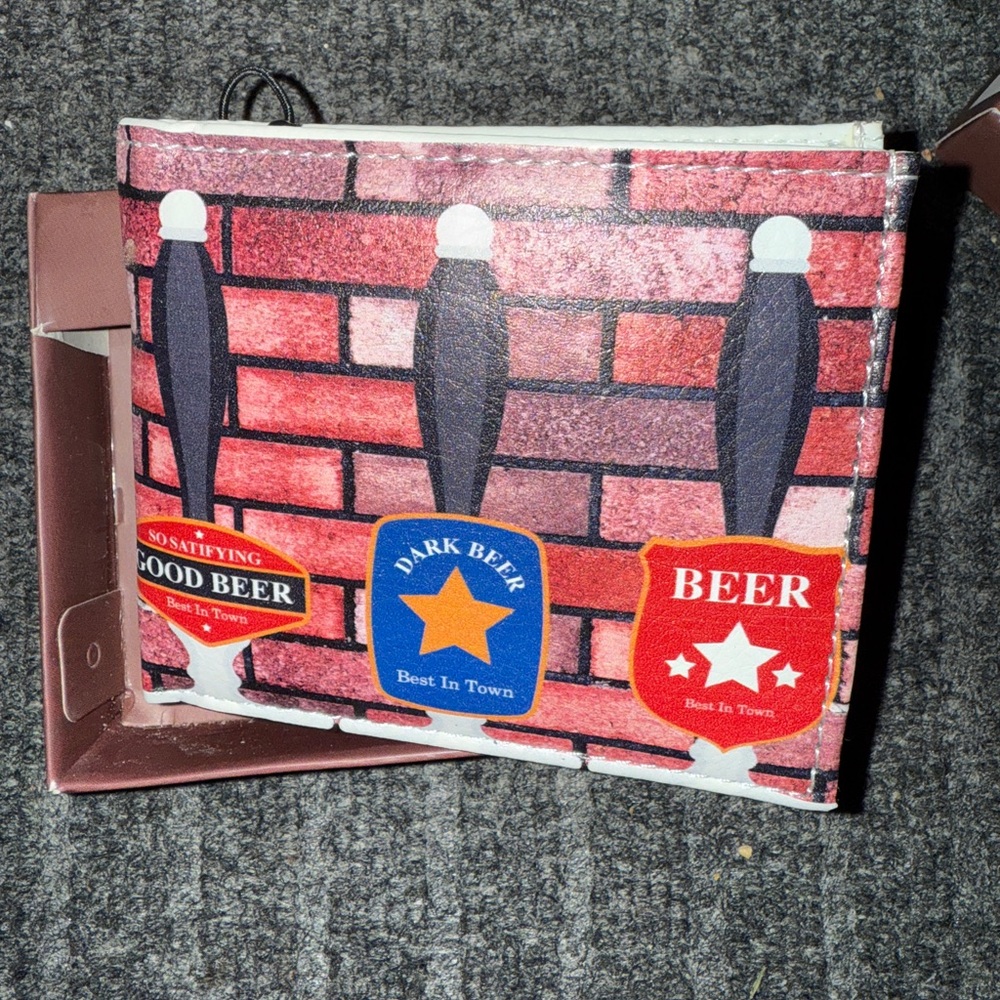 NIB Men’s Vegan Leather Wallet Beer 🍺 Themed Wallet